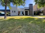 Casa Alquiler 4 ambientes 10 años, 4 cocheras, 1000m2,...