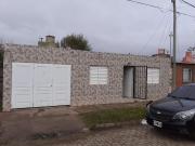 Casa Alquiler 4 ambientes, 270m2, 1 cochera, Arenales...