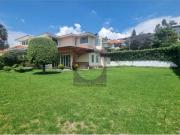 Casa ALQUILER 4 dormitorios Cumbayá sector San Juan