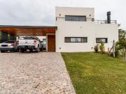 Casa Alquiler 5 ambientes, 1 cochera, Av. Parque 3000,...