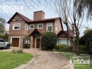 Casa Alquiler 9 ambientes, Norte, 1 cochera, Avenida...