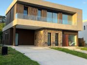 Casa Alquiler a estrenar 4 ambientes, 225m2, 2 cocheras,...