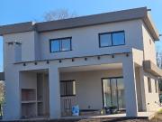 Casa Alquiler a estrenar 5 ambientes, 2 cocheras, 196m2,...