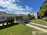 Casa Alquiler BºJardin. 4domr