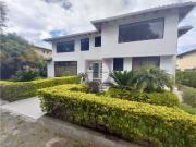 Casa alquiler Cumbayá urbanización privada Auqui Chico