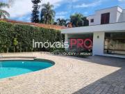 Casa alto padrão a venda em Interlagos