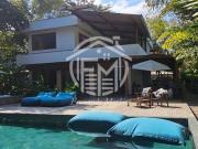 Casa Alto Padrão a Venda na Praia de Itamambuca em Ubatuba