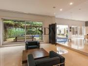 Casa alto padrão, belíssima, com 2 piscinas, 4 suítes e...