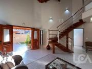 Casa Alto Padrão com 5 dormitórios à venda, 276 m² por...