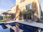 Casa Alto Padrão em Condomínio, Mobiliada, com Jardim,...