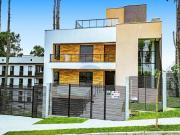 Casa alto padrão nova à venda com 4 quartos, 417m² e 6...