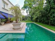 Casa alto padrão p/venda ou locação c/919m2 e 05 suites...
