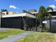 Casa Alto Padrão em Jardim Tropical, Dourados/MS