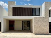 Casa Amena en Venta en Privada Fiora Residencial, Cholul