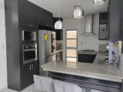 Casa amoblada de alquiler en la Urbanización La Joya, 3...