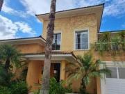 Casa Ampla com 4 Suítes à Venda no Jardim Residencial...