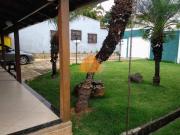 Casa ampla com jardim na frente, amplo espaço e área...