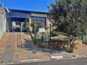 CASA AMPLA COM MUITA INSOLAÇÃO E JARDIM 235m²
