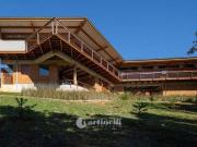 Casa ampla e confortável situado em Condomínio Fechado