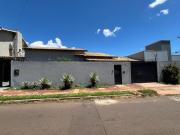 Casa ampla e muito bem localizada no Vilas Boas