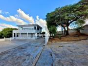 Casa ampla para alugar com 03 quartos, sendo 02 suíte e...