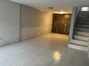 Casa amplia a unos pasos de Carrt. Río Verde