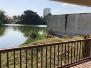 Casa amplia con colindancia laguna de las ilusiones...