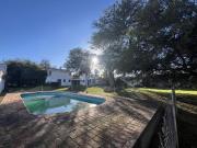 Casa amplia con gran terreno en Argüello apta crédito...