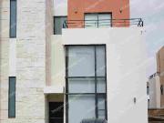 Casa amplia con jardín Villas del Campo