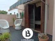 Casa amplia con Patio Parquizado amplio Zona b° Paso de...