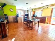 Casa amplia en primera planta, con terraza, garaje y...