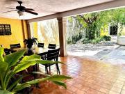 Casa amplia con ubicacion inmejorable