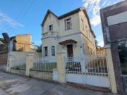 CASA AMPLIA DE ÉPOCA EN IMPECABLE ESTADO CON 60 METROS...