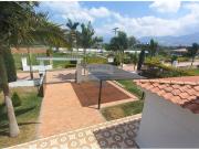 CASA AMPLIA EN CONDOMINIO EXCLUSIVO – BARILOCHE 23,...