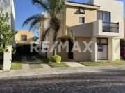 CASA AMPLIA EN Cumbres del lago 4