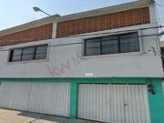 Casa amplia en El Manto, ideal para familias grandes o...