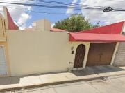 CASA AMPLIA en EXCELENTE UBICACION de REMATE en ADJUDICACION