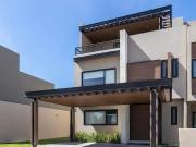 Casa Amplia en lomas del campanario