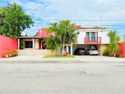 CASA AMPLIA EN RENTA EN JARDINES DE MERIDA