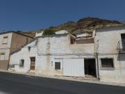 Casa amplia en Senés