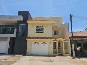 CASA AMPLIA EN VENTA EN LOMA BONITA, SECTOR BARRANCOS,...