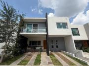 Casa Amplia en Venta en condominio en Arbolada Bosques...
