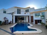 CASA AMPLIA EN VENTA EN VISTA ALEGRE CON PISCINA,... CASA AMPLIA EN VENTA EN VISTA ALEGRE CON PISCINA,...