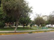 Casa amplia, frente a parque. Santiago de Surco, Urb....