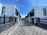 Casa amplia por estrenar en conjunto privado en Puembo