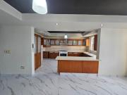 Casa amplia uso comercial o residencial, 4 rec y jardin....