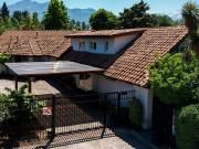 Casa amplia y acogedora en pasaje muy seguro