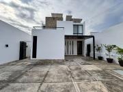 Casa Amueblada en Renta con Alberca y Paneles Solares