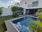 Casa amueblada con alberca privada y jardín, en venta,...