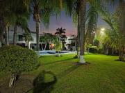 CASA AMUEBLADA CON ALBERCA Y JARDIN COMUN